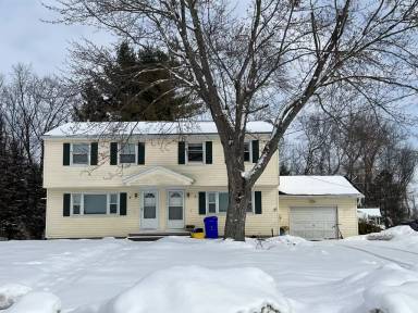 Main picture of 2 Rose Cir
