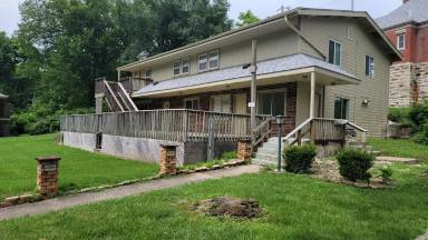 Main picture of 303 W Young Ave