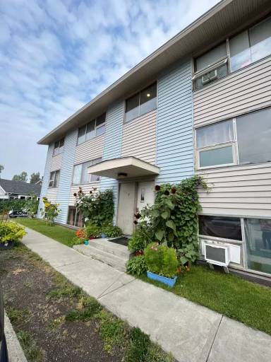 Main picture of 170 7th Ave