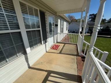 Main picture of 102 Chadwick Cir