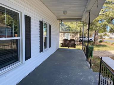 Main picture of 26 Park Dr