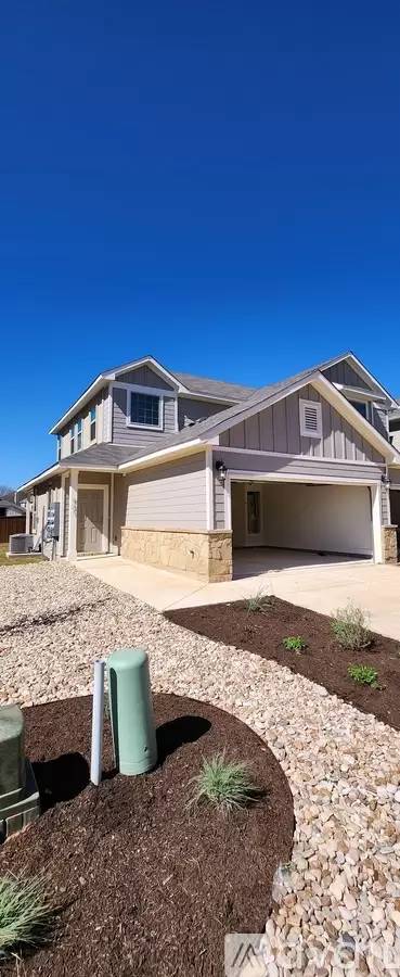 Main picture of 421 Parkline Dr