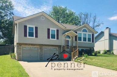 Main picture of 308 NE Topaz Dr
