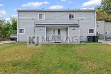 Main picture of 32445 Muskegon Ct