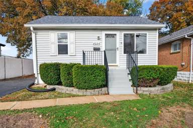 Main picture of 8025 Waddell Ave