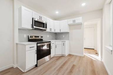 Main picture of 1828 E Pacific St