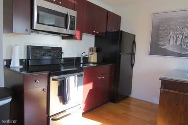 Main picture of 338 W Broadway