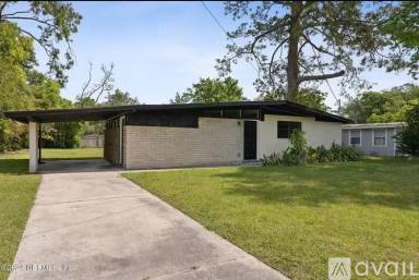 Main picture of 7823 Dubois Dr