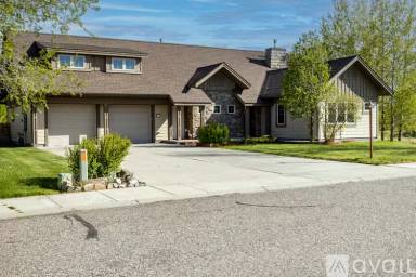 Main picture of 284 Annie Glade Dr