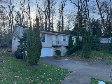 Main picture of 1824 Peachtree Ln