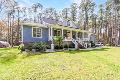 Main picture of 324 Hall Rd