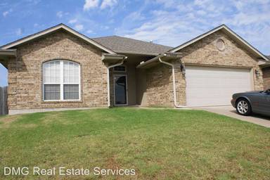 Main picture of 1409 Meadow Run Dr
