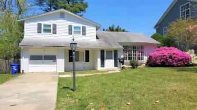Main picture of 6405 Middleburg Ln