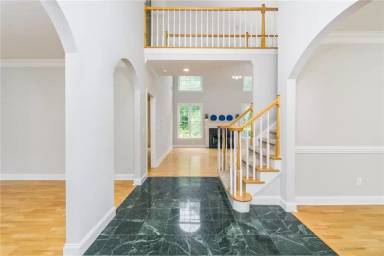 Main picture of 2960 Nestle Creek Dr
