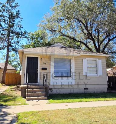 Main picture of 1700 S Taylor St