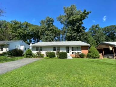 Main picture of 120 Tulip Dr