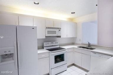 Main picture of 5244 NW 103rd Ave