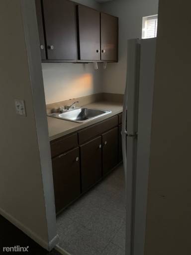 Main picture of 221 Laurel St