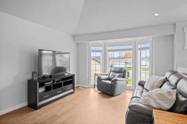 Main picture of 23116 Colleen Ct