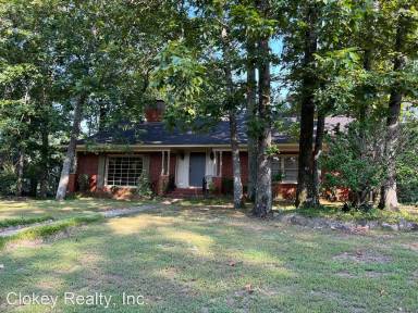 Main picture of 108 Montcrest Pt