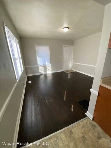 Main picture of 1421 W 29th St
