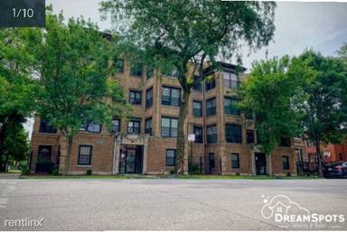 Main picture of 4209 S Michigan Ave