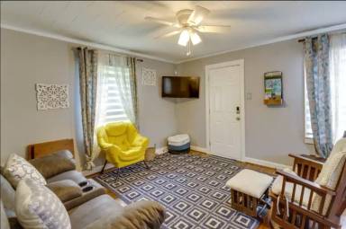 Main picture of 49 Signal View Dr