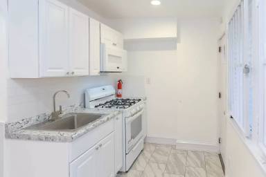 Main picture of 2021 Dennie St