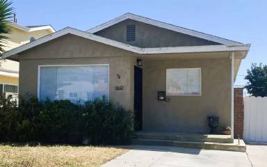 Main picture of 1047 W 26th St