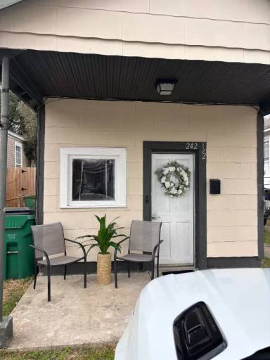 Main picture of 242 1/2 Nursery Ave