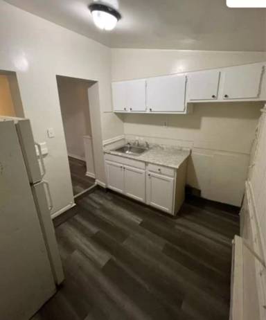 Main picture of 2132 S Daggett St