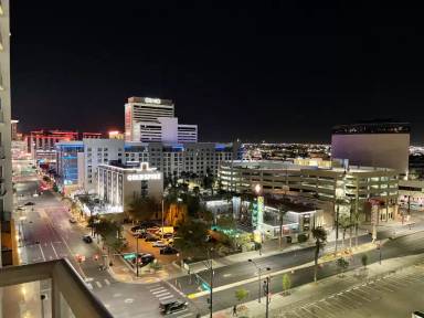 Main picture of 150 N Boulevard