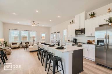 Main picture of 33123 Oak Heights Pl