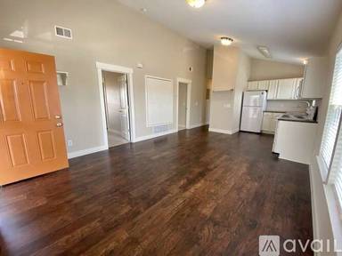 Main picture of 435 Mitchell St