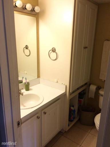Main picture of 121 Oyster Bay Cir