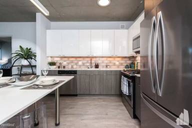 Main picture of 948 W Addison St