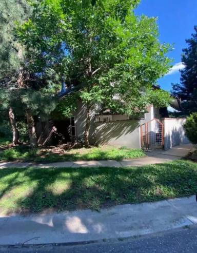 Main picture of 290 Spruce St