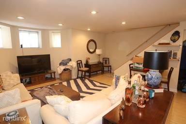 Main picture of 2137 N Sheffield Ave