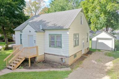 Main picture of 711 7th St NW