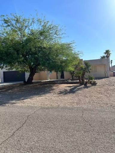 Main picture of 2401 Cosnina Dr
