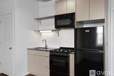 Main picture of 1325 W Wilson Ave Apartments