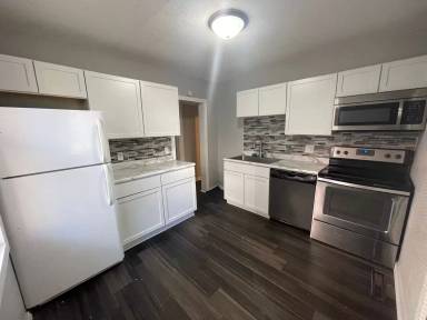 Main picture of 1023 Charles St