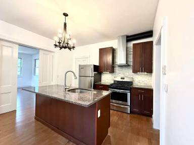 Main picture of 295-3035 Albany Ave