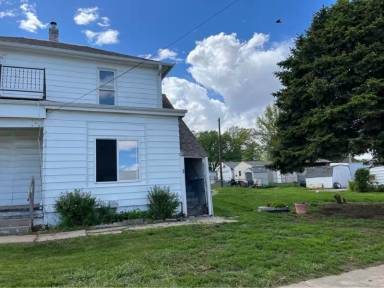 Main picture of 114 E Main St