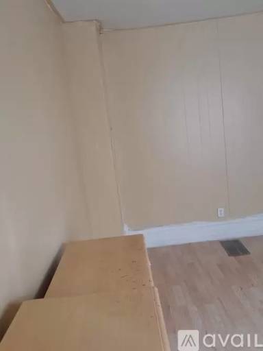 Main picture of 406 3rd Ave