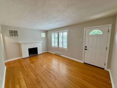 Main picture of 541 W Rose Hill Ave