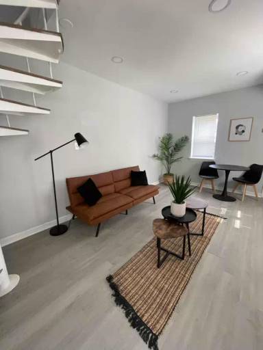 Main picture of 1019 W Baltimore St