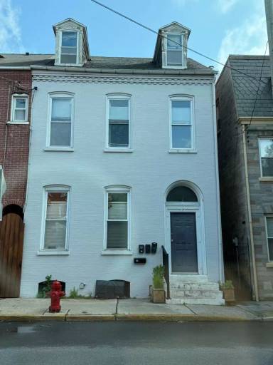 Main picture of 531 W King St