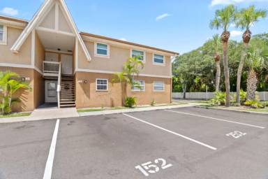 Main picture of 252 Ulster Ln