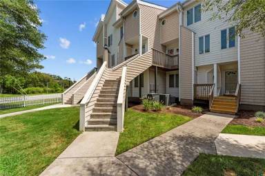 Main picture of 100 Pinewood Rd